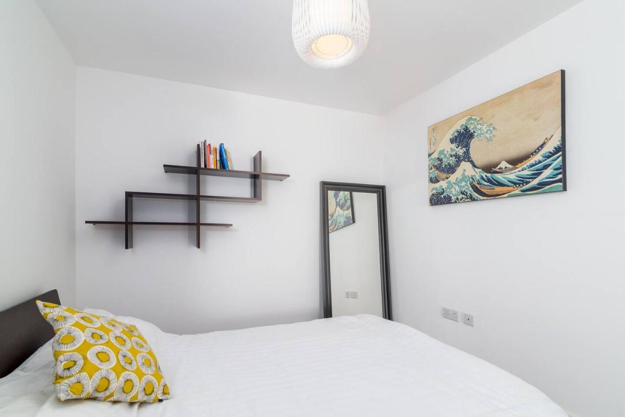 Joivy Lovely Studio Flat With Terrace In Southeast Londra Exterior foto